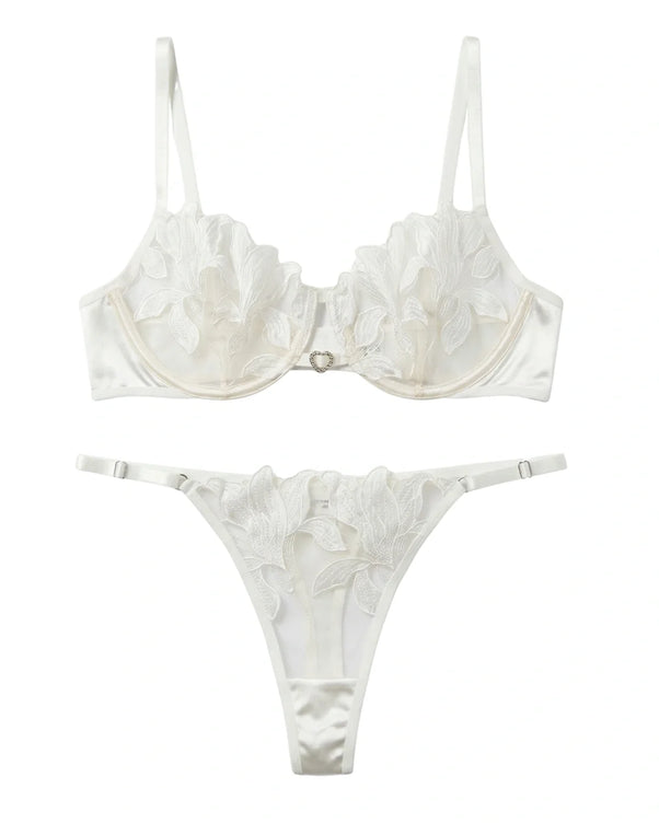Sajiero Non Padded Bra Set - Roselle Bloom - White