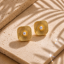 Sunburst Stud Golden