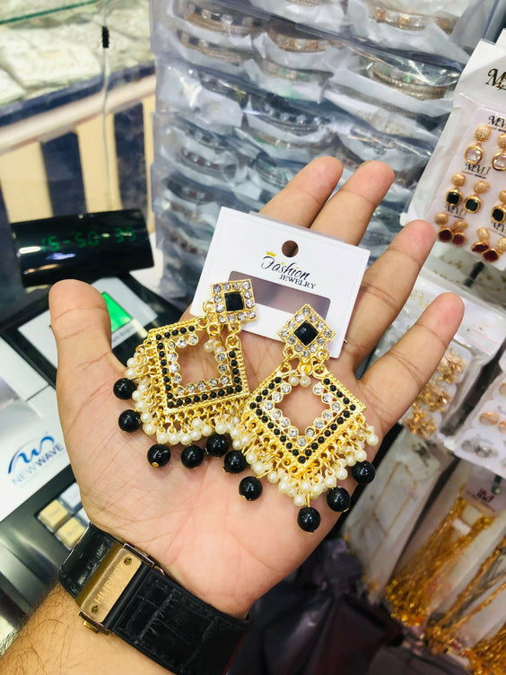 Pair of Elegant Geometric Kundan Square Drop Earrings